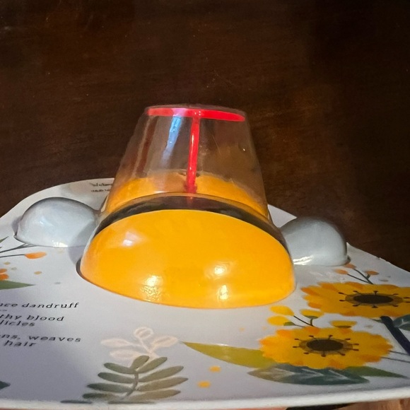 NWT 2 in 1 Bumblebee Shampoo Brush and Scalp Head Massager - Picture 6 of 6